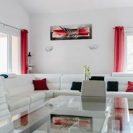 Lentis Villa
